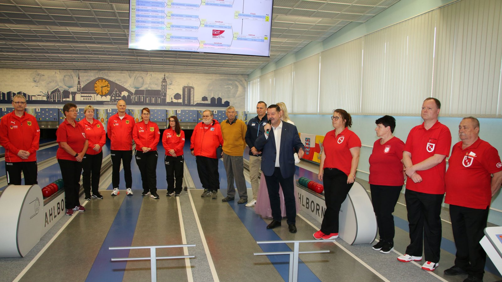 Oberbürgermeister Sangerhausen Torsten Schweiger bei der Siegerehrung.