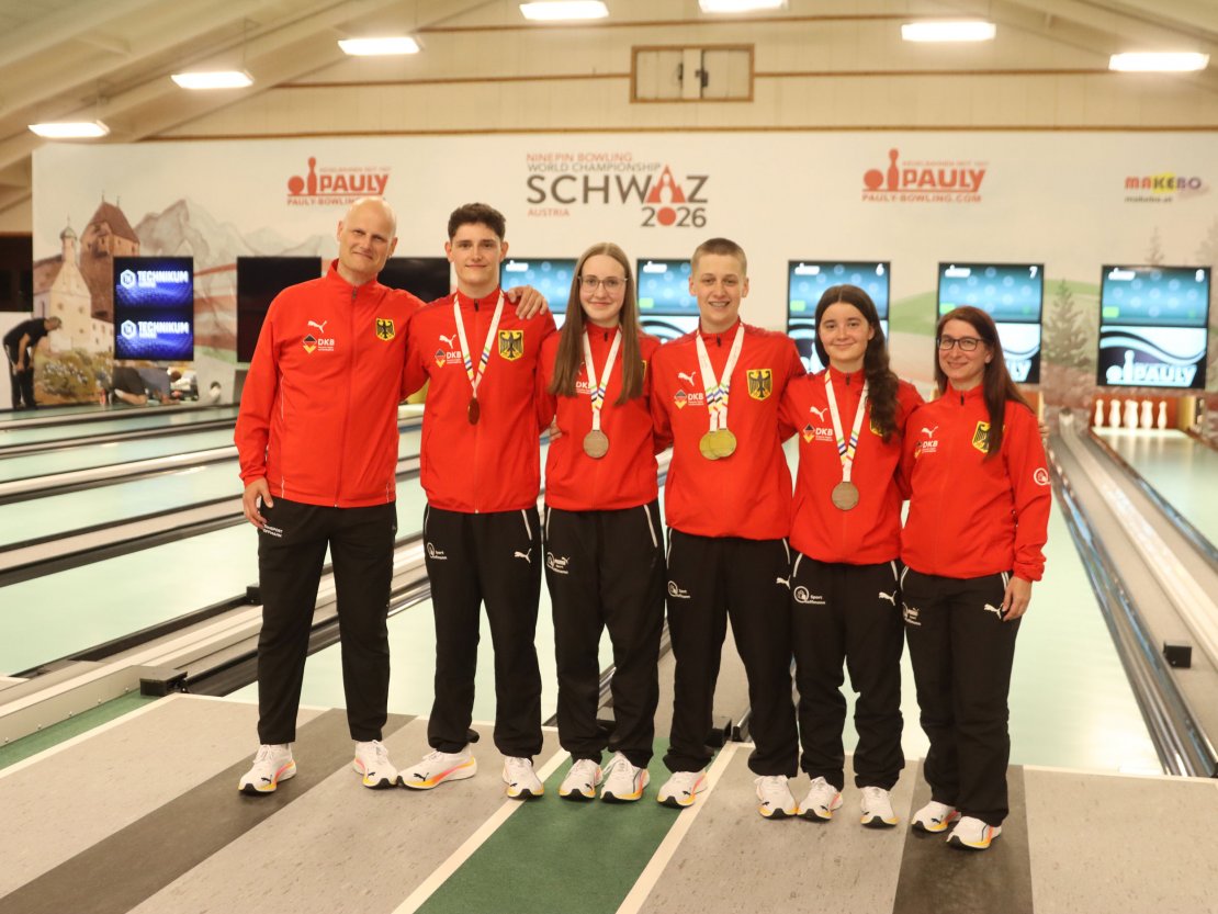 Von links: Heiko Funk, Levin Fälchle (Gold im Sprint U19), Mary-Ann Krauße (Bronze in der Kombination U15), Felix Schmidt (Gold in der U15 Einzel und Kombination jeweils mit Weltrekord), Nancy Oswald (Bronze im Sprint U19, Anke Ruhl.