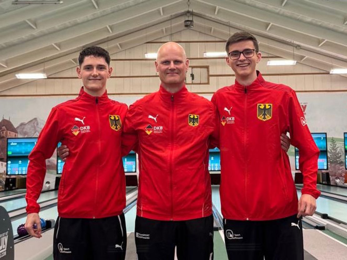 U19 männlich, von links: Levin Fälchle, Heiko Funk (Trainer), Luca Diermeier.