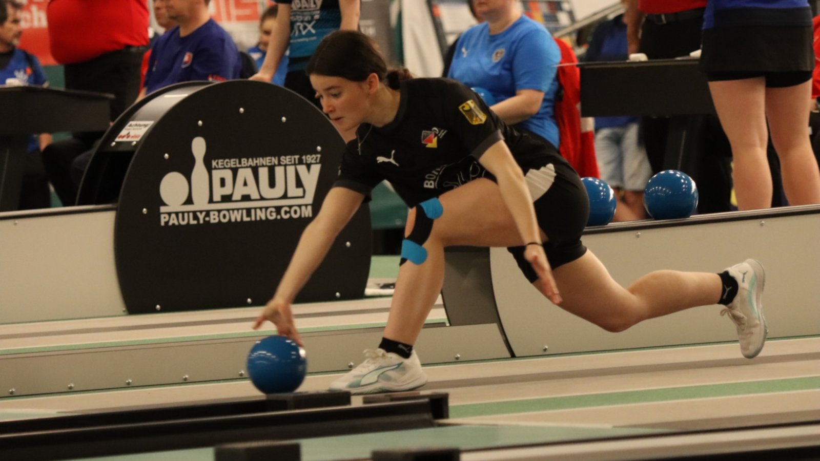Gelungener Auftakt für Nancy Oswald mit Sudden-Victory-Sieg in Runde 1.