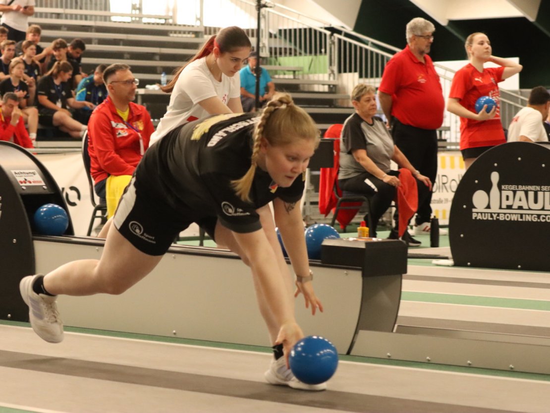 Josefa Hornig startete stark auf Platz 3 mit 614 Kegeln.