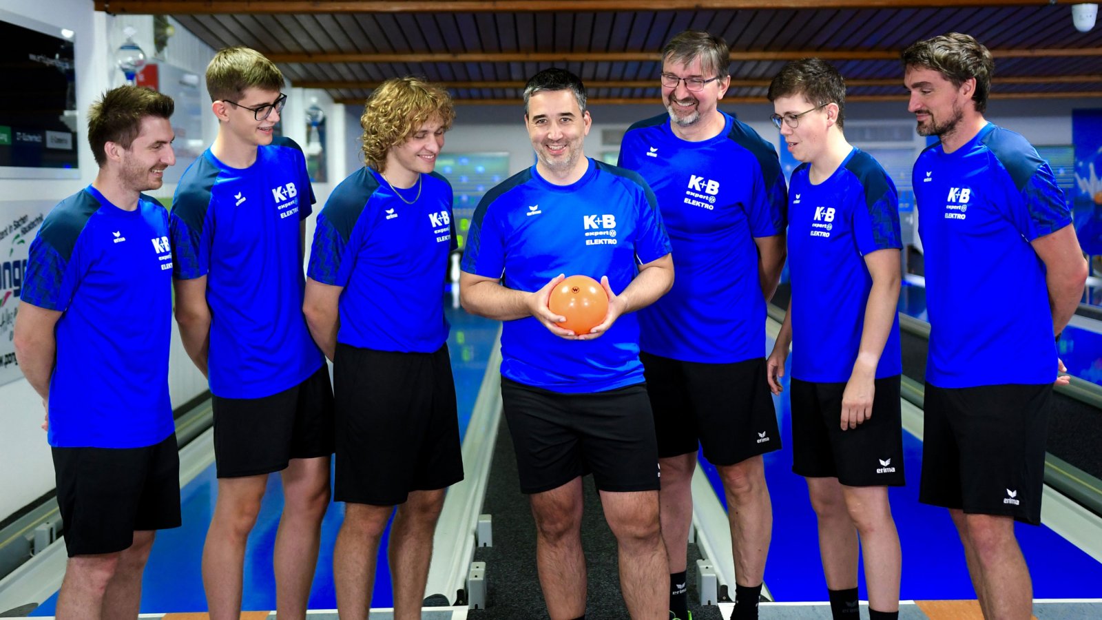 SKK Chambtalkegler Raindorf, von links: Taras Elsinger, Luca Diermeier, Elias Hollmeier, Mathias Weber, Milan Svoboda, Daniel Schmid, Jürgen Pointinger. @skk