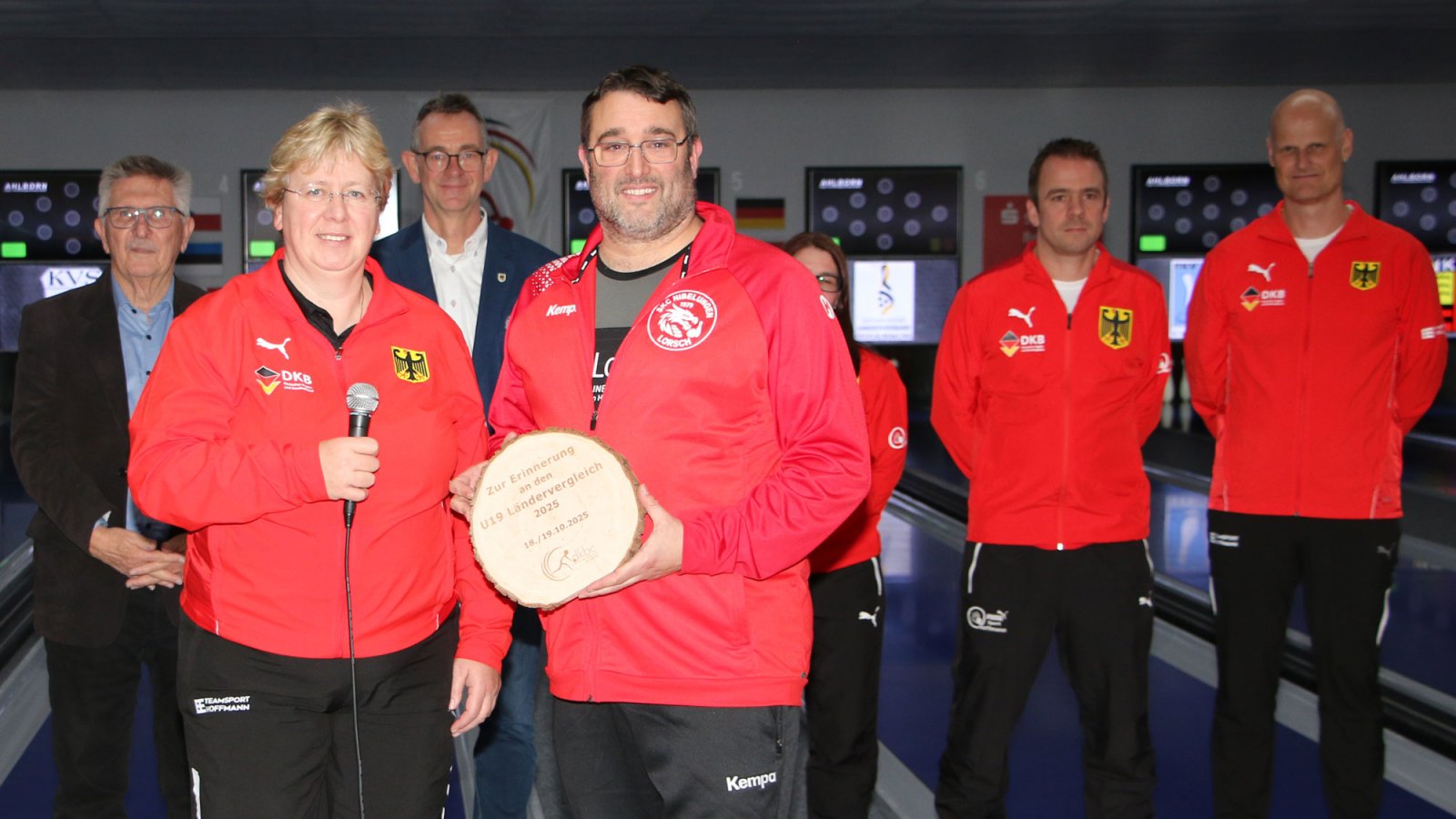 U19 Ländervergleich 2025 Lorsch - Die amtierende DKBC-Jugendchefin Corinna Thiem mit Thomas Forell vom SKV Lorsch. @dkbc